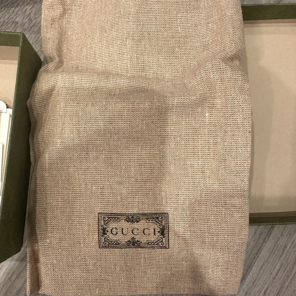 Brand new Gucci GG Mens Canvas Bifold Wallet. Still in Gucci box w/dust bag. - Picture 9 of 9